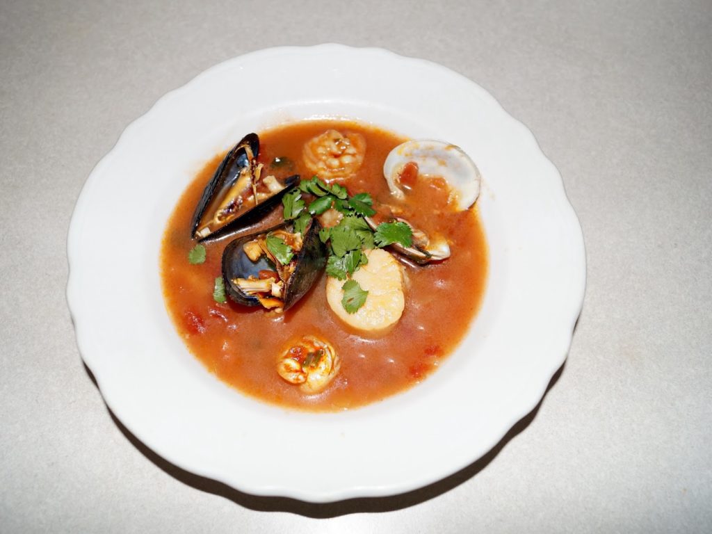 CHI-CHI-CIOPPINO: ITALIAN SEAFOOD STEW